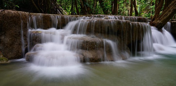 kong-kaew-waterfall-the-easy-falls-beside-the-visitor-centre