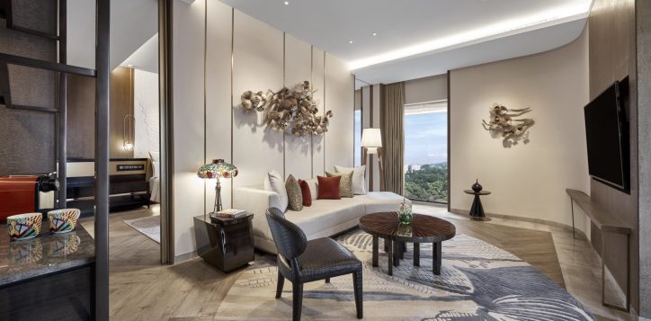 grand-suite-family-room_1