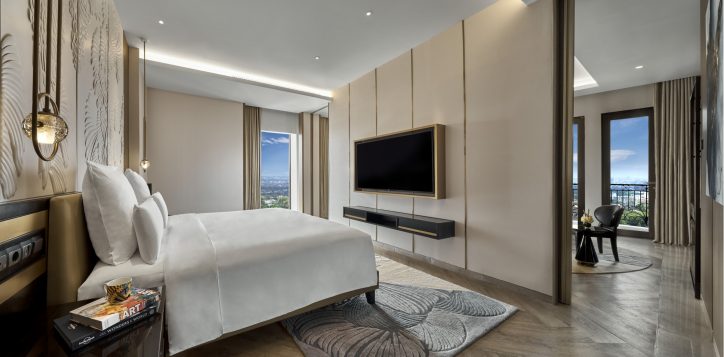 pb-grand-suite-bedroom-2
