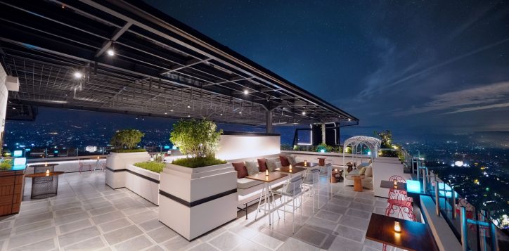 akasa-360-rooftop-bar