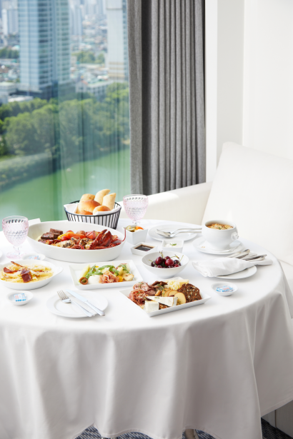 %ec%9d%b8%eb%a3%b8%eb%8b%a4%ec%9d%b4%eb%8b%9d-in-room-dining