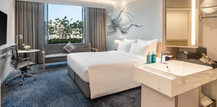 executive-king-bed-room-3