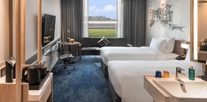 hotel-reservation-form