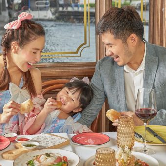 moment-of-love-mothers-day-at-albertos