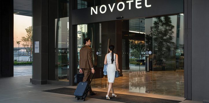 hotel-near-impact-arena-for-concert-and-event-lovers