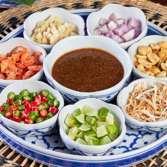 miang-kham-traditional-thai-leaf-wraps