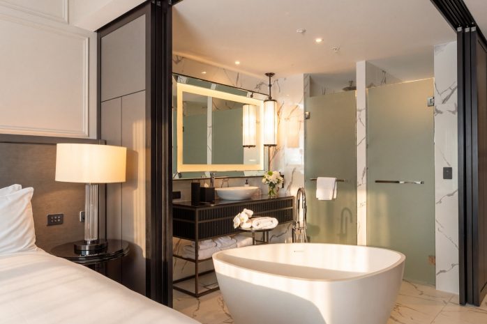 luxury-club-room
