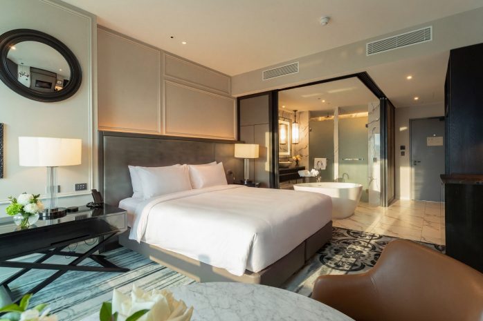 luxury-club-room