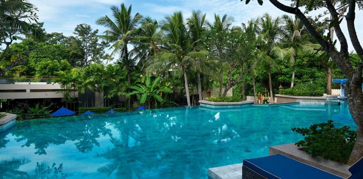 best-resort-swimming-pool-in-phuket