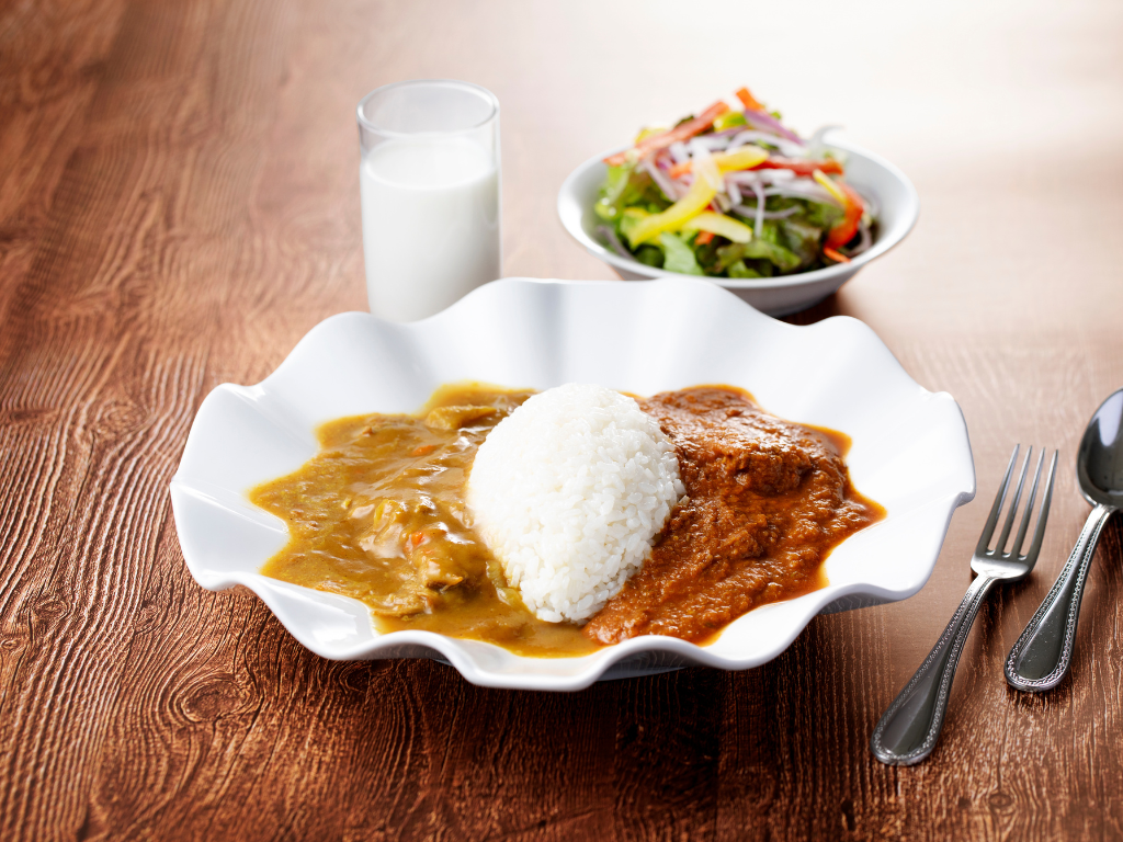 よこすか海軍カレー50セット Mercure Yokosuka - 【ランチセット】よこすか海軍カレー