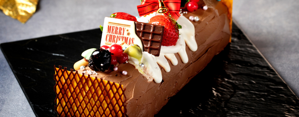 10-1-12-16-christmas-cakes-pre-order