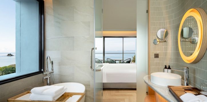 junior-suite-double-ocean-view-with-balcony