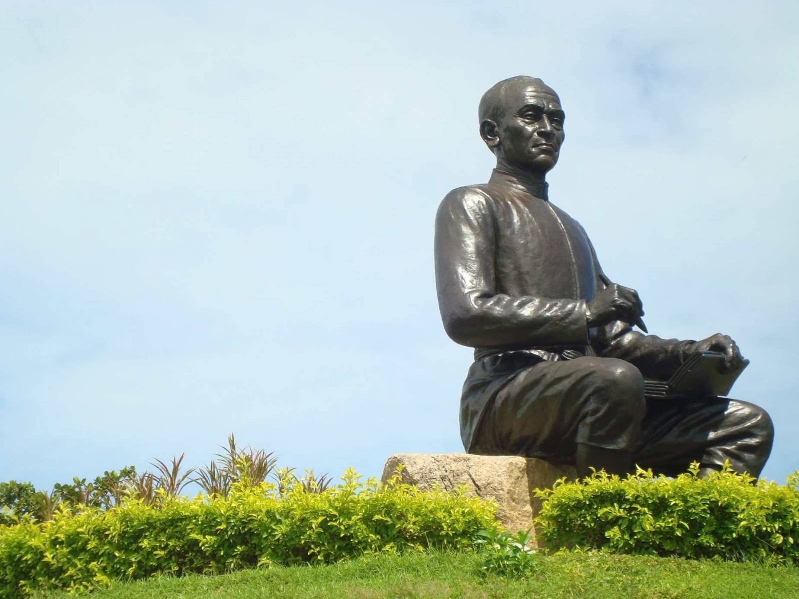 Sunthon Phu Memorial Park