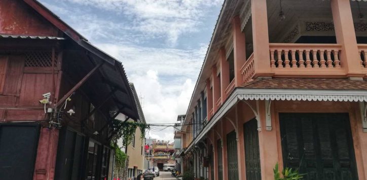 yomjinda-walking-street-in-rayong-2