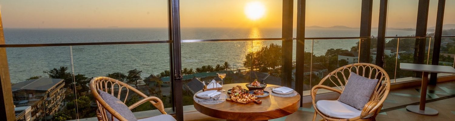 koh-17-rooftop-bar-dining