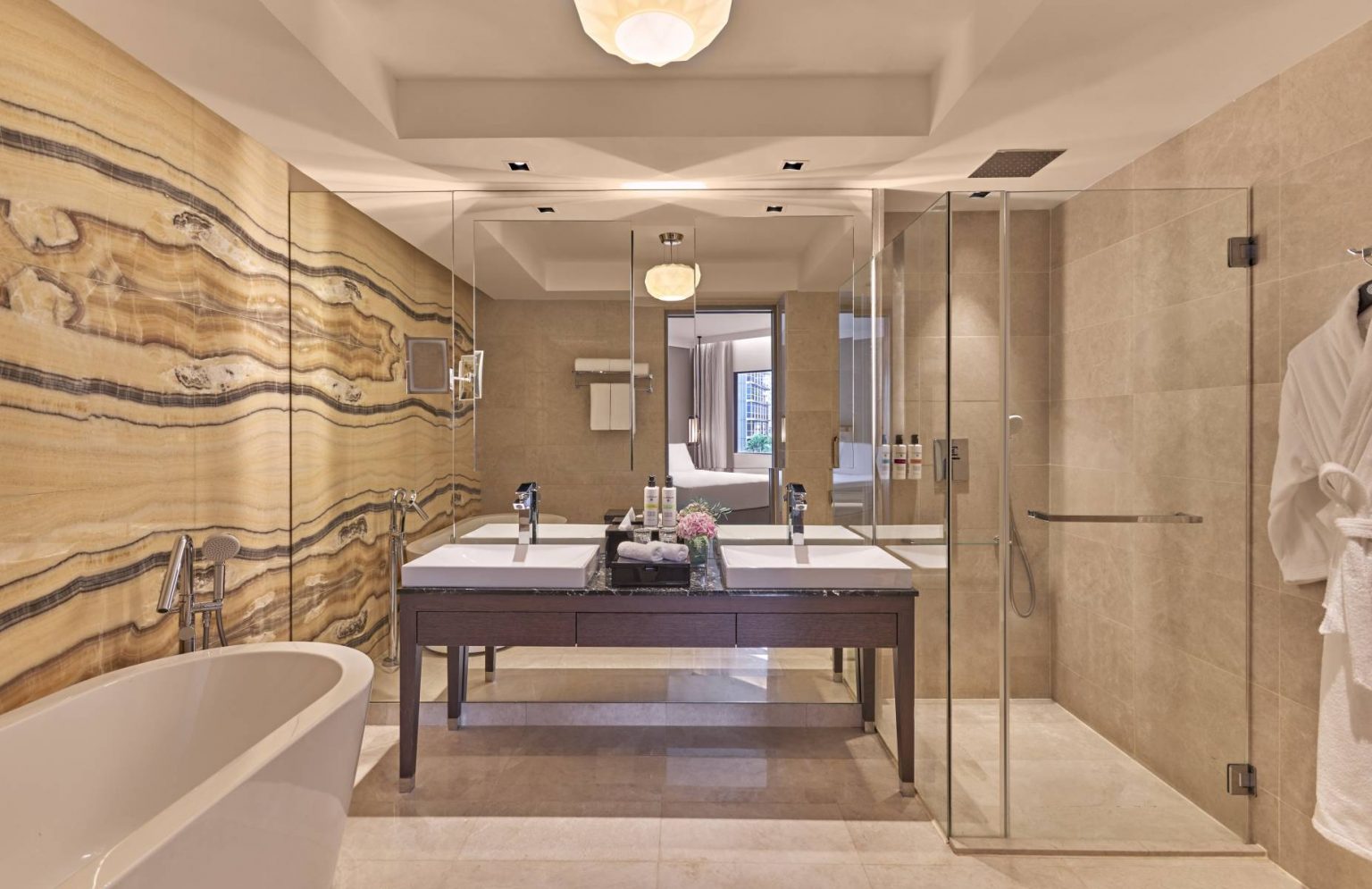 Room accomodation suite in singapore pullman singapore orchard hotel