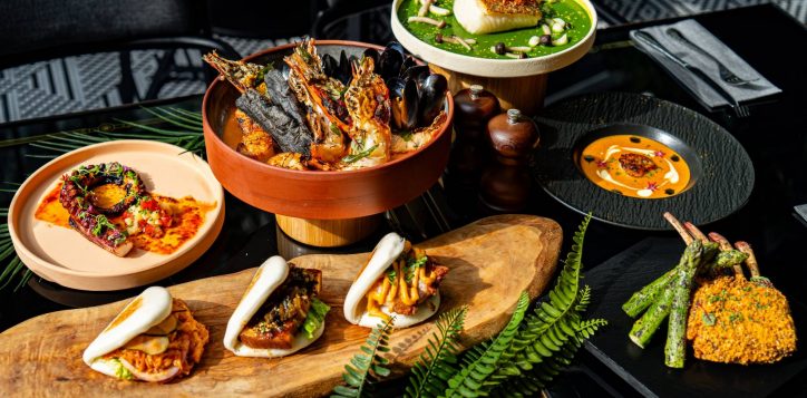 eden-restaurant_group-shot_lr