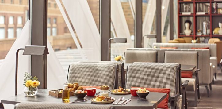 cover-local-flavors-dining-experiences-singapore_-_