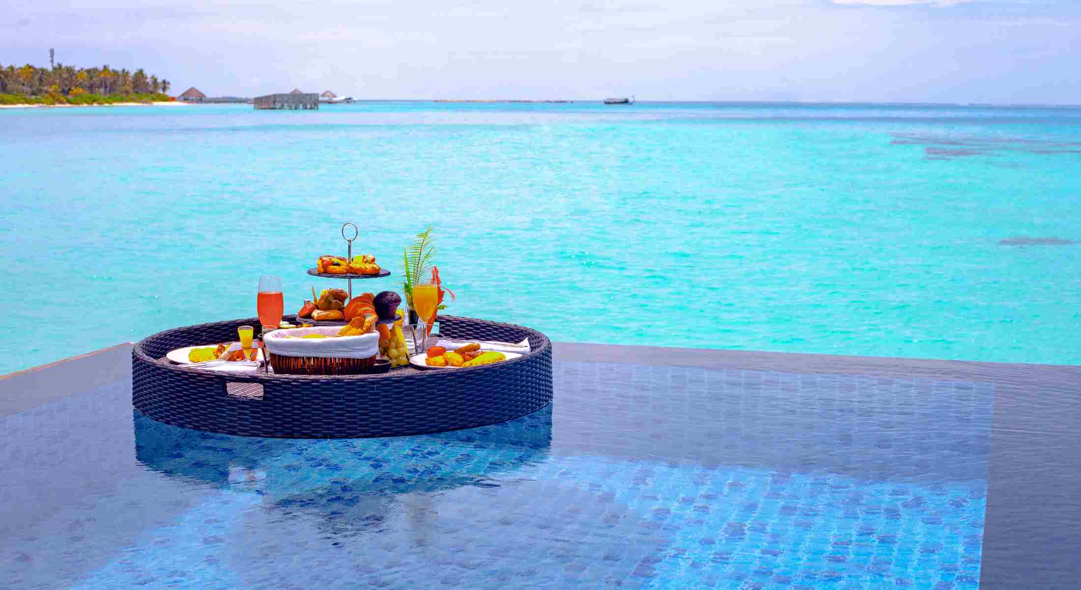 Floating Breakfast - Fairmont Maldives Sirru Fen Fushi