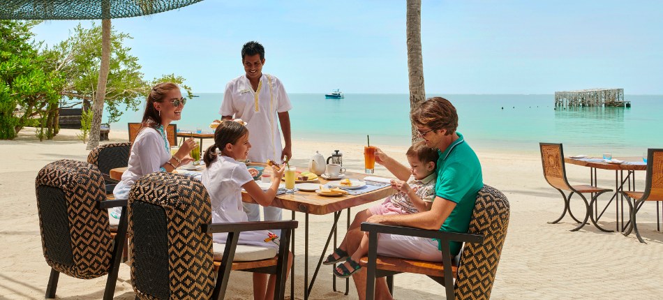Luxury Dining - Maldives Family Vacation