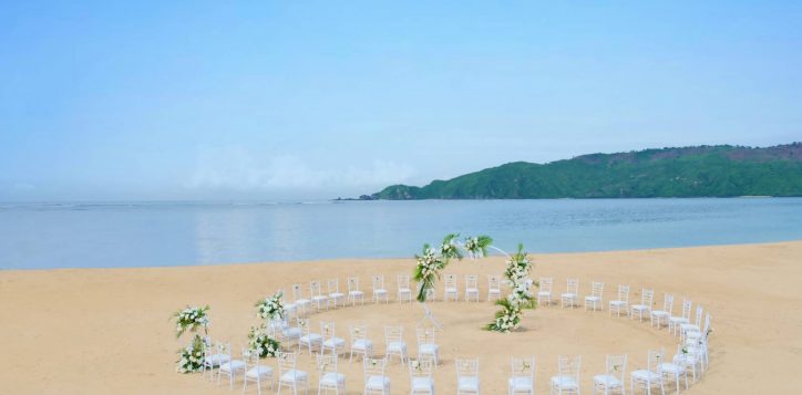 beach-wedding_daytime