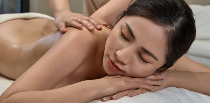 spa-with-model_11080