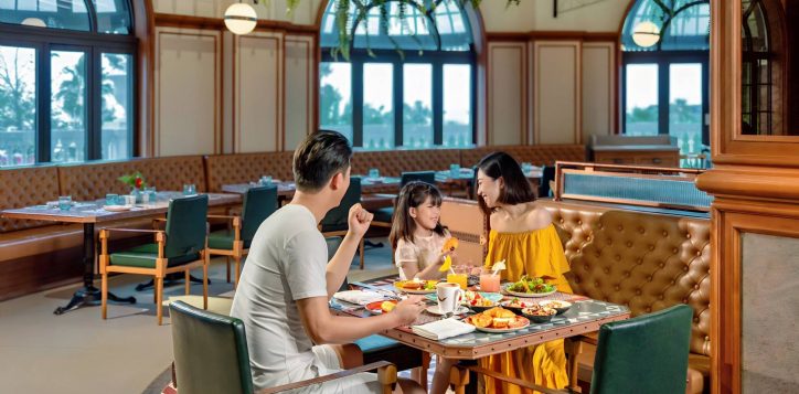 Family breakfast time