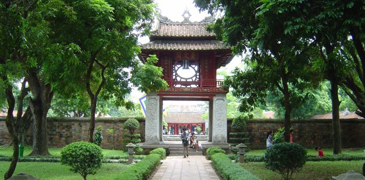 hanoi_temple_of_literature_cropped