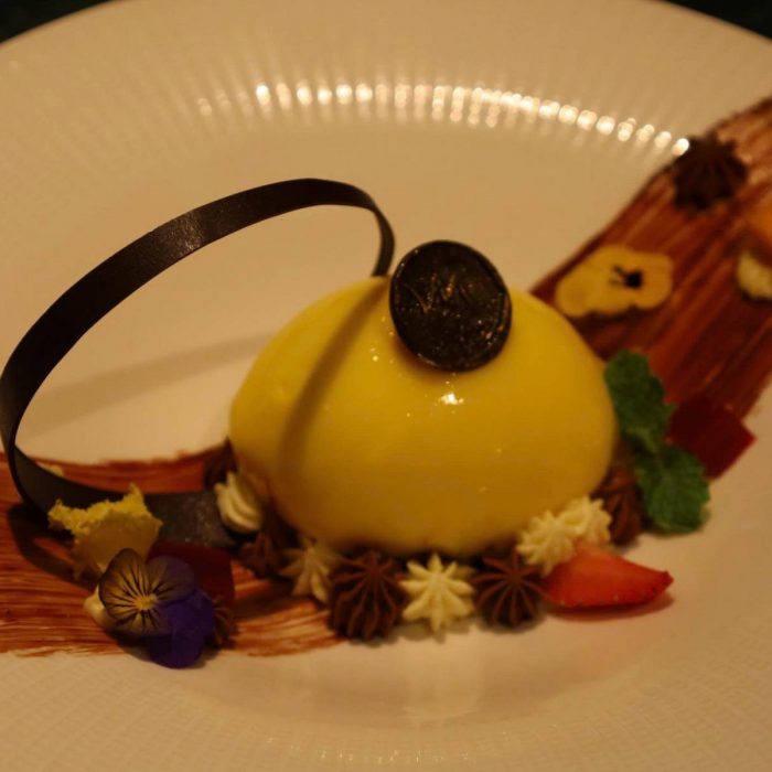 yuzu-lemon-cake-cong-thuc-bi-mat-tu-grand-mercure-hanoi
