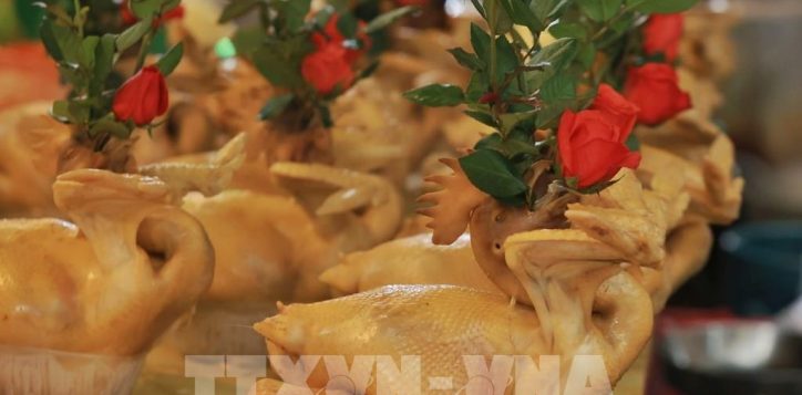 151521-nguoi-dan-thu-do-tat-bat-sam-le-cung-ram-thang-gieng