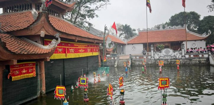 lang-mua-roi-nuoc-dao-thuc