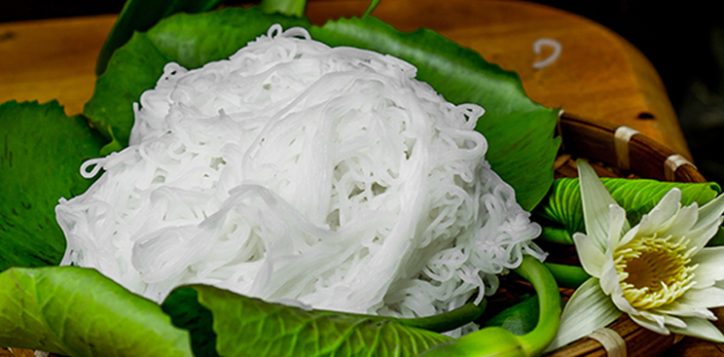 huong-dan-cach-lam-bun-tuoi-tai-nha-don-gian-khong-can-dung-may-760x367