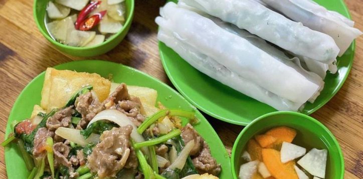 pho-cuon-ngu-xa-mon-an-lam-thuc-khach-me-man-moi-khi-co-dip-ghe-ha-noi-01-1639323453