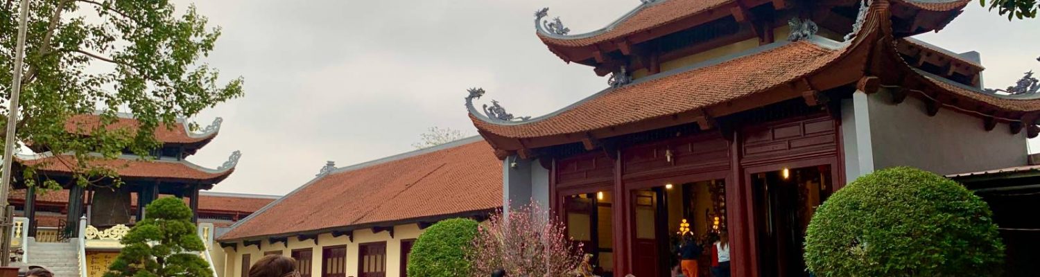phu-tay-ho-temple-hanoi-history-architecture-and-a-guide-for-first-time-visitors