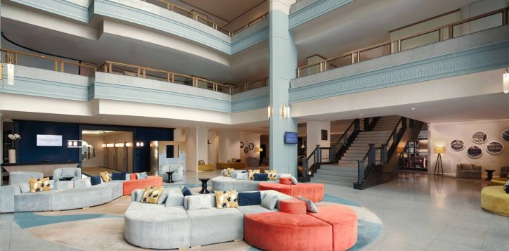 experience-5-star-hotel-stay-in-the-heart-of-bangkok-01