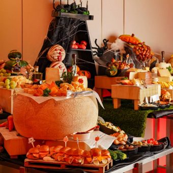 halloween-cheers-and-cheese-night