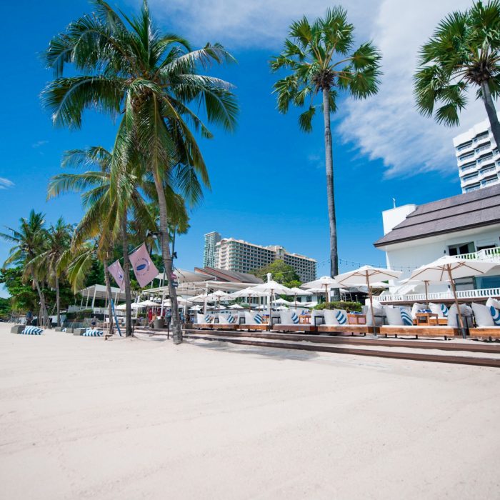 the-beach-club-bar