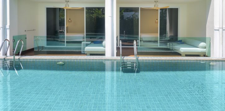 premium-pool-access-room
