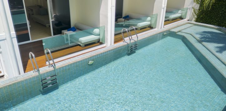 premium-pool-access-room