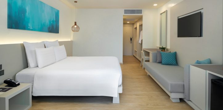 pool-view-room