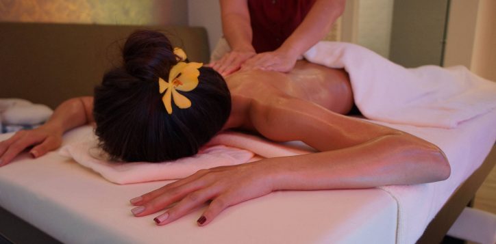traditional-thai-massage-benefits-techniques-05