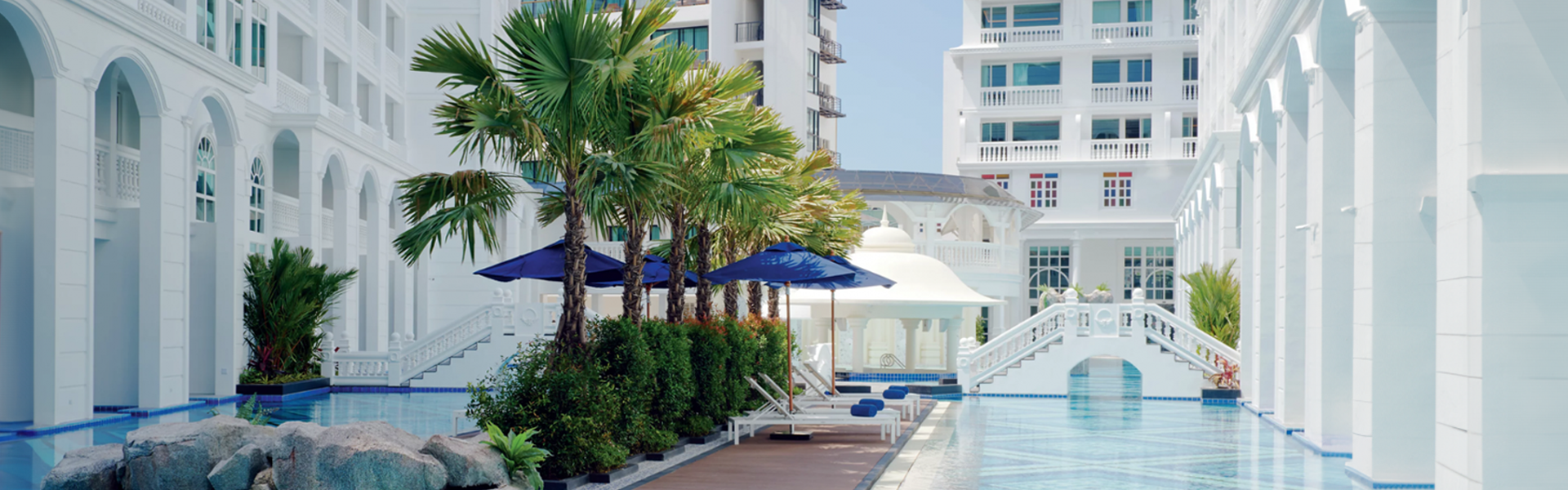 THE ULTIMATE LUXURIOUS HOTEL EXPERIENCE IN PHUKET