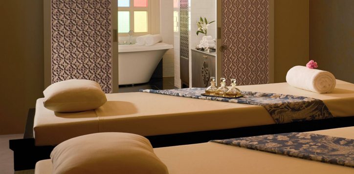 movenpick-myth-hotel-patong-phuket-vs-other-5-star-hotels-h2-01