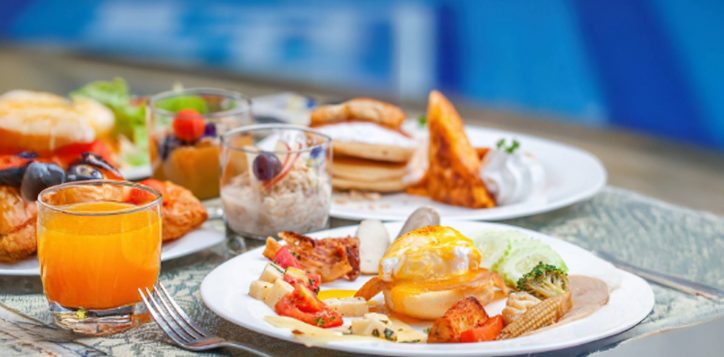 experience-a-5-star-hotel-buffet-in-phuket-02