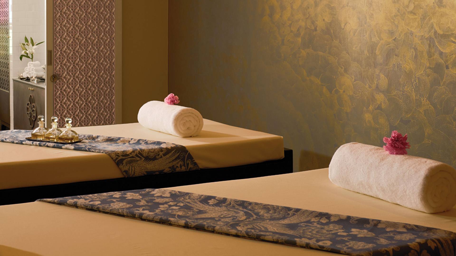 استرخِ في أفضل منتجع علاجي في بوكيت تايلاند