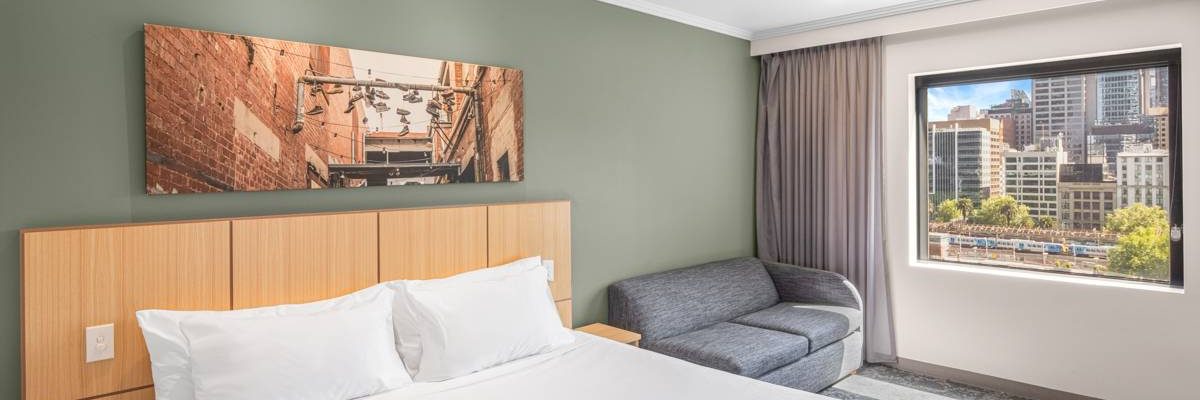 superior-queen-riverview-room