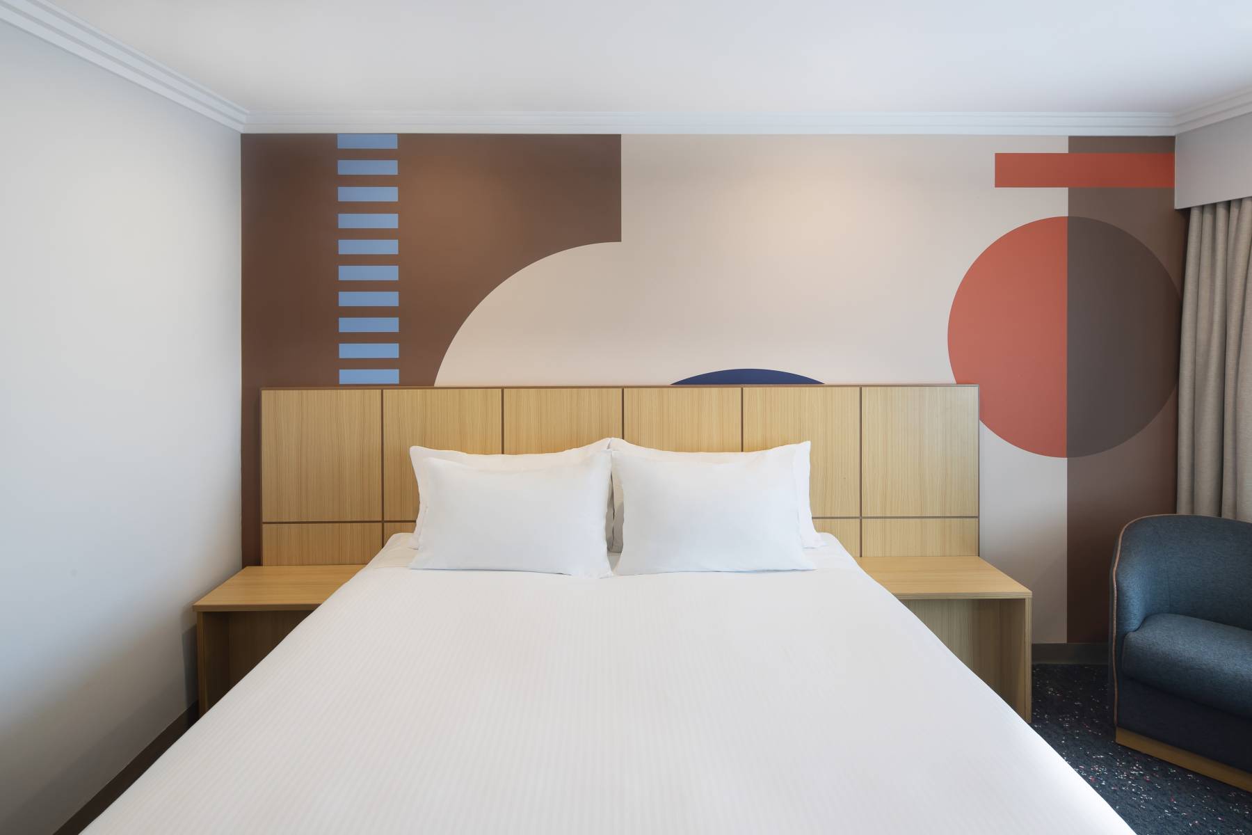 standard-accessible-queen-room