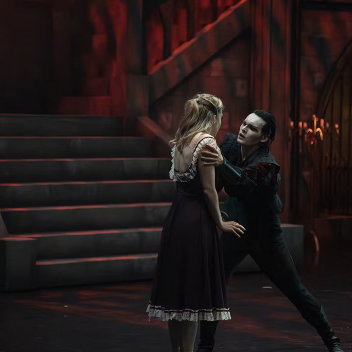 dracula-ballet-at-its-darkest
