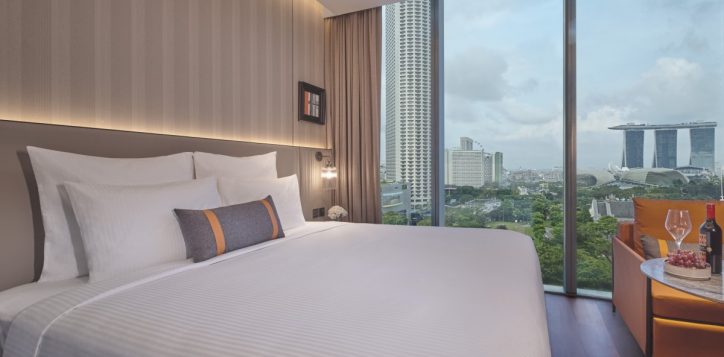 pullman-singapore-hill-street_executive-room-with-bay-view-2