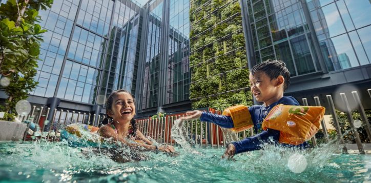 pullman-singapore-hill-street_kids-in-pool